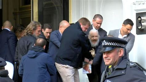 when was julian assange arrested